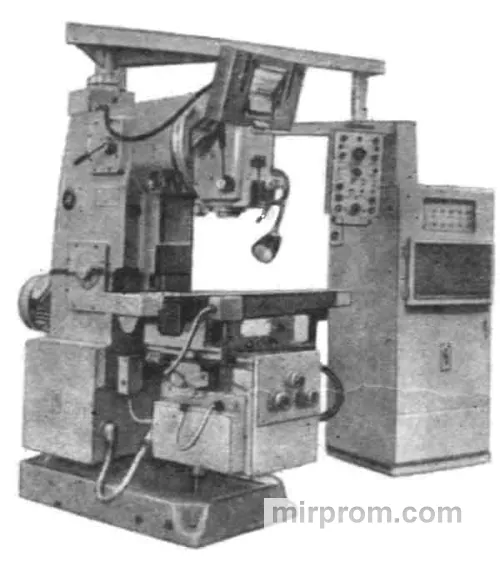 Станок широкоуниверсальный фрезерный 6А76В